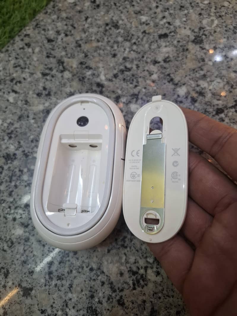 Bluetooth Apple Mouse 4