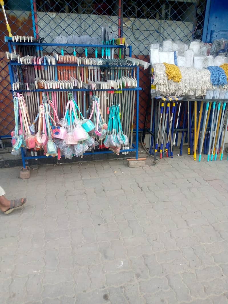 فیکٹری میں کام کے لیےلڑکے کی ضرورت ہے 0