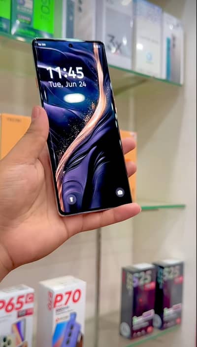 camon 40pro 8/256 saf mbl only 5month use condition 10/10