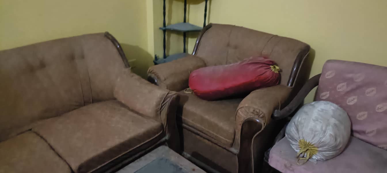 5 seeter 2 sofa sets 2