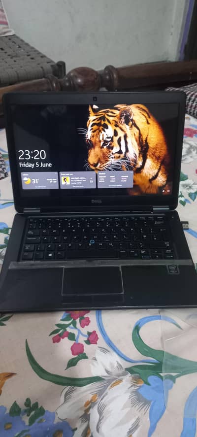 DELL LATITUDE E7450 | i7 5th generation | 2 gb graphics card