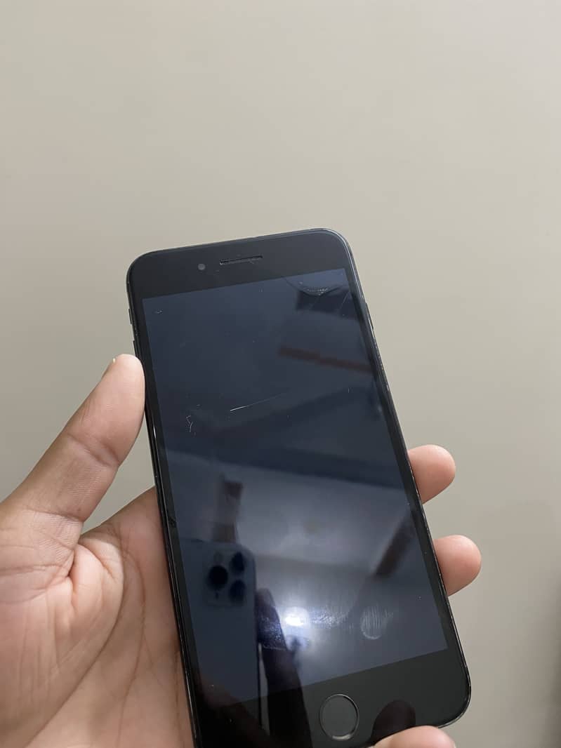 Apple iPhone 7 Plus 1
