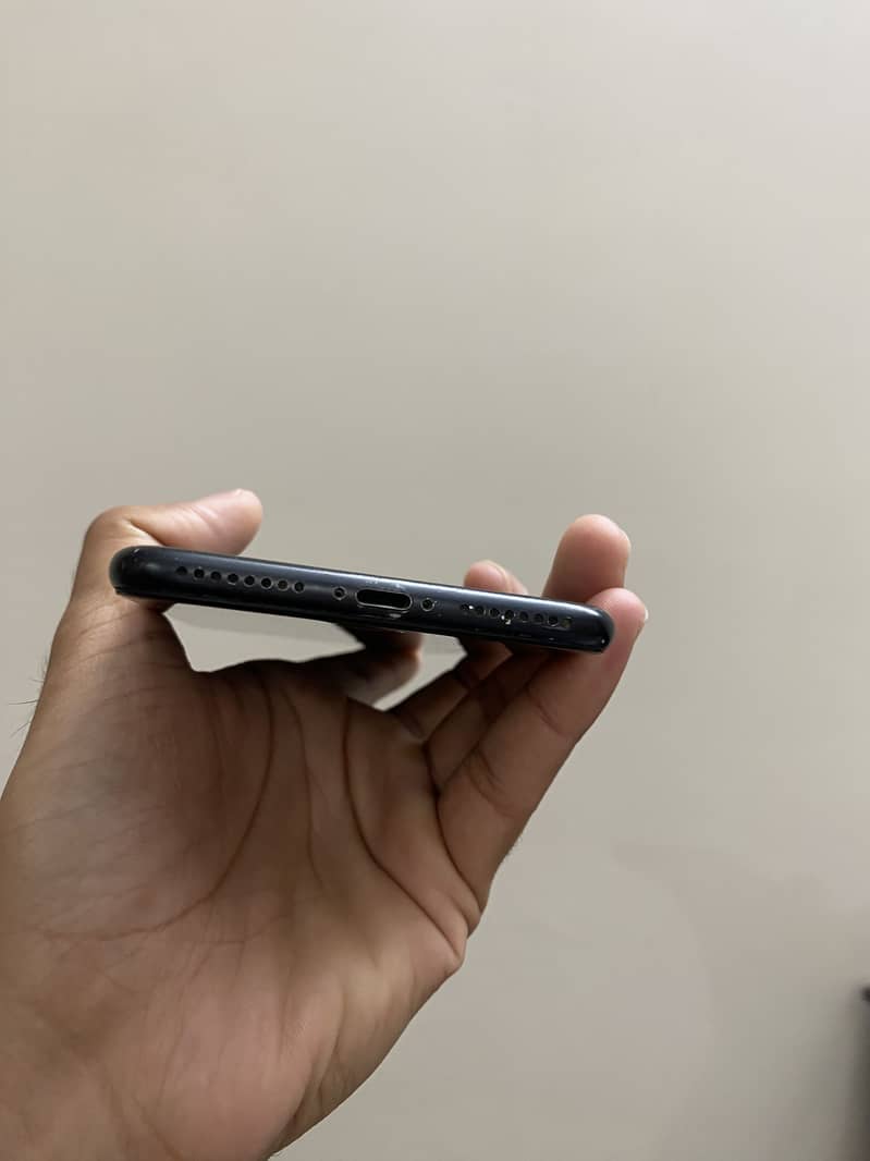Apple iPhone 7 Plus 2