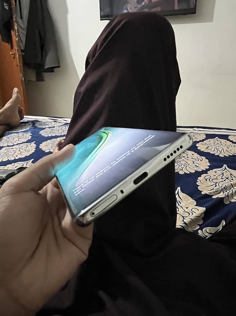 Tecno CAMON 40 Pro 1
