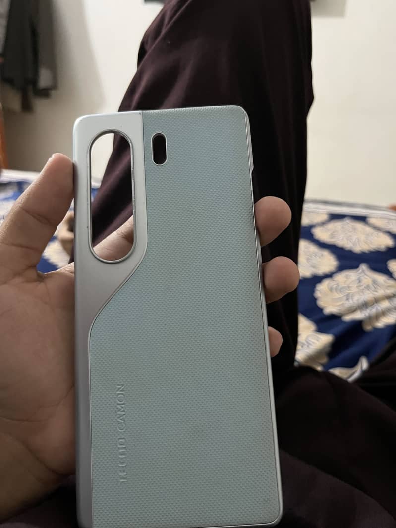 Tecno CAMON 40 Pro 2
