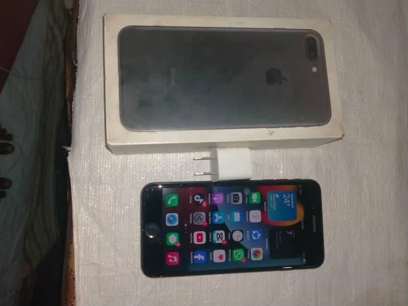 iPhone 7 plus Paytm Pro 1