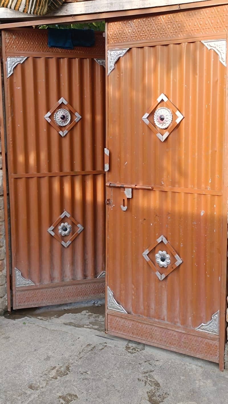 Gate door 0