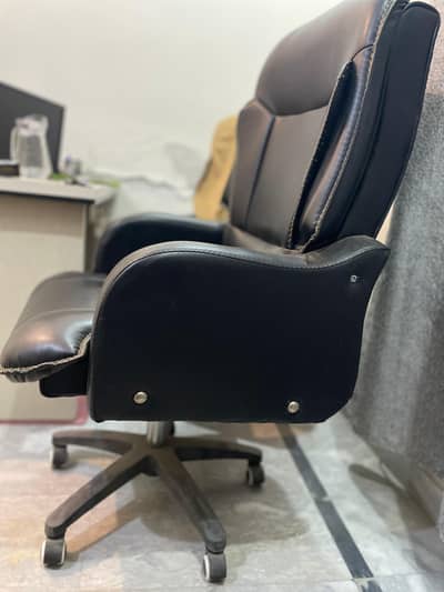 Comfortable Office Chair/Executive Rotating Chair for Sale