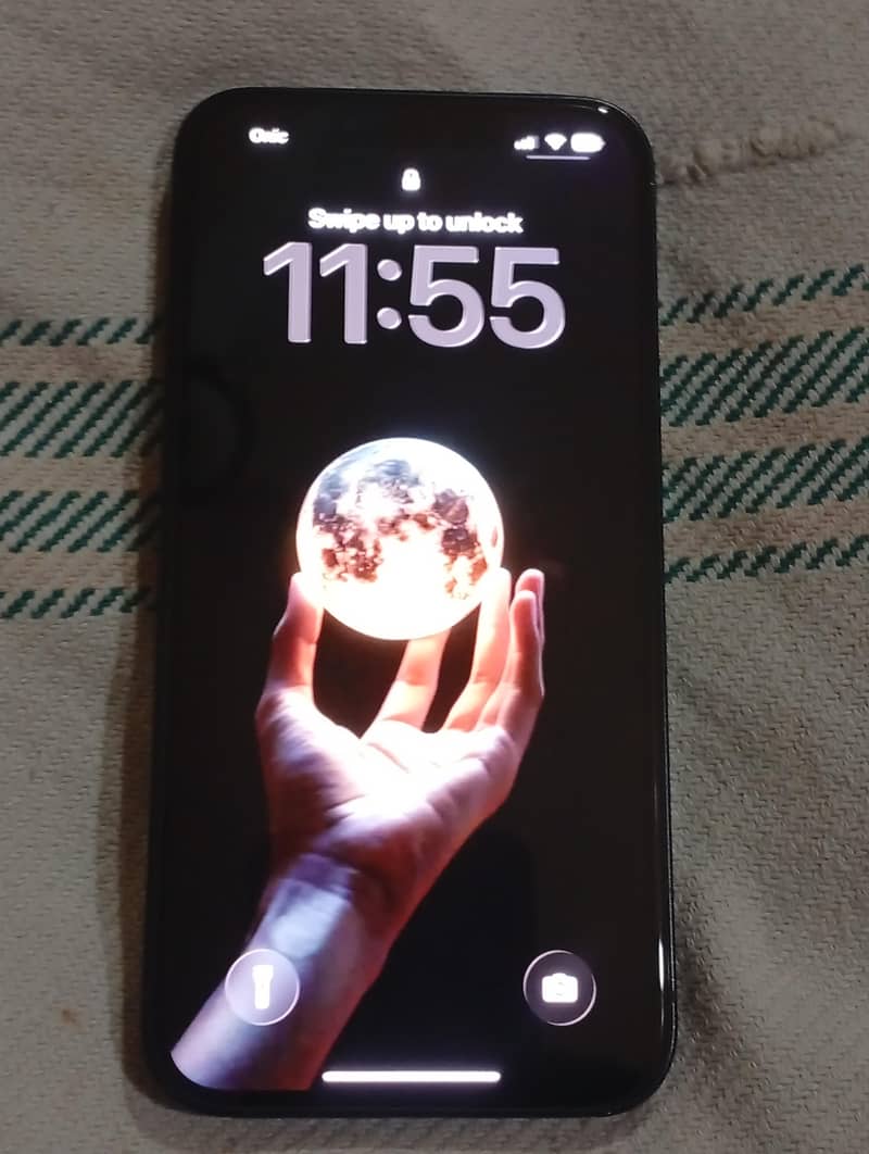 iPhone 13 0