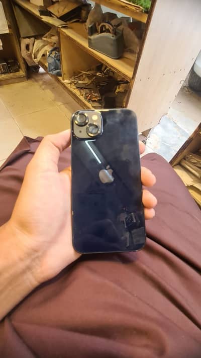 Apple iPhone 13