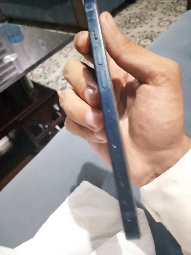 Apple iPhone 13 4