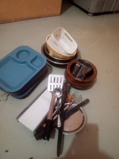 burger shop ka saman equipments plates, knife,