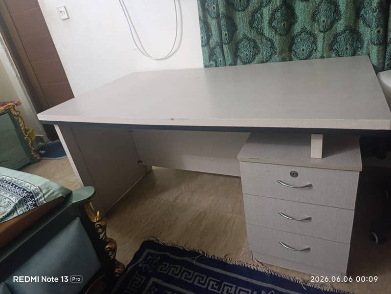 Office Table (Almost New) – Solid & Spacious 1