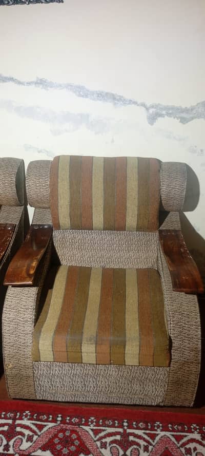 USED 5 Seater Sofa Set is available for sale (No Table)