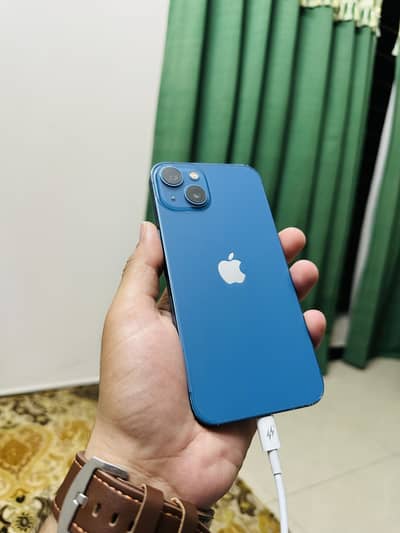 Apple iPhone 13