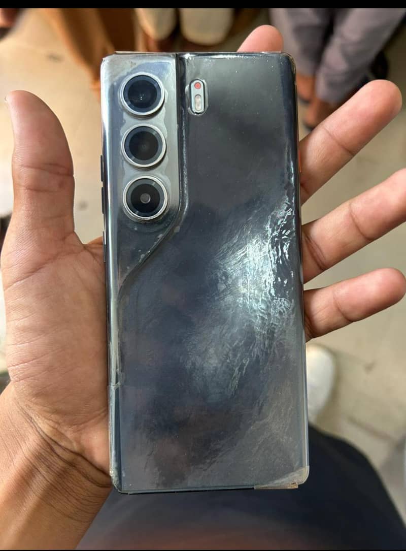 Tecno CAMON 40 Pro 0