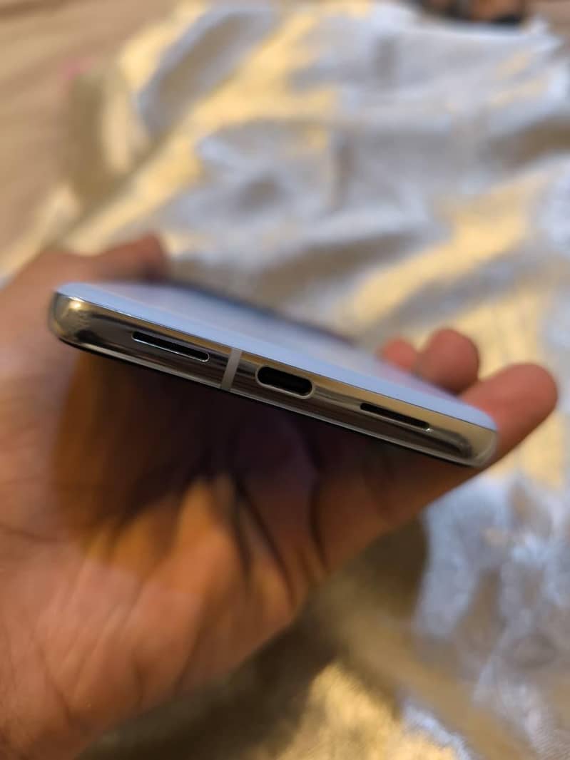 Google Pixel 8 Pro 2