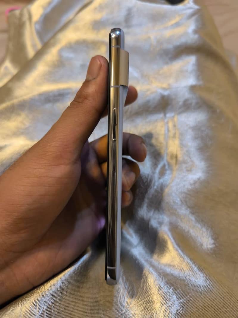 Google Pixel 8 Pro 4