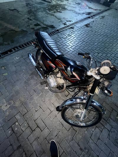 Honda cg 125 black 2022 model - Total geniune