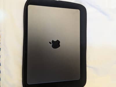Macbook Pro M4 14inch  24Gb 512gb uk Model
