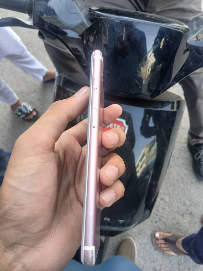 Apple iPhone 7 Plus 2