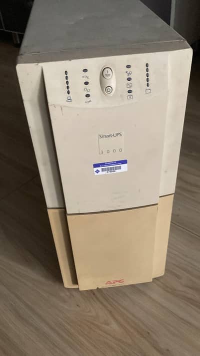 APC Smart-UPS 3000