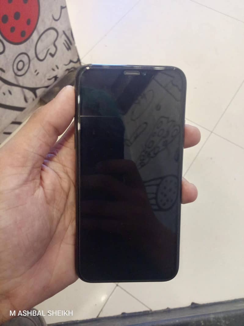 Apple iPhone X 4