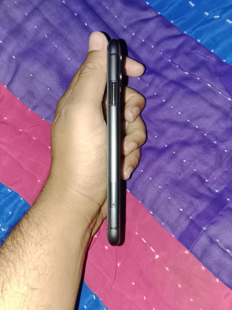 Apple iPhone 11 6