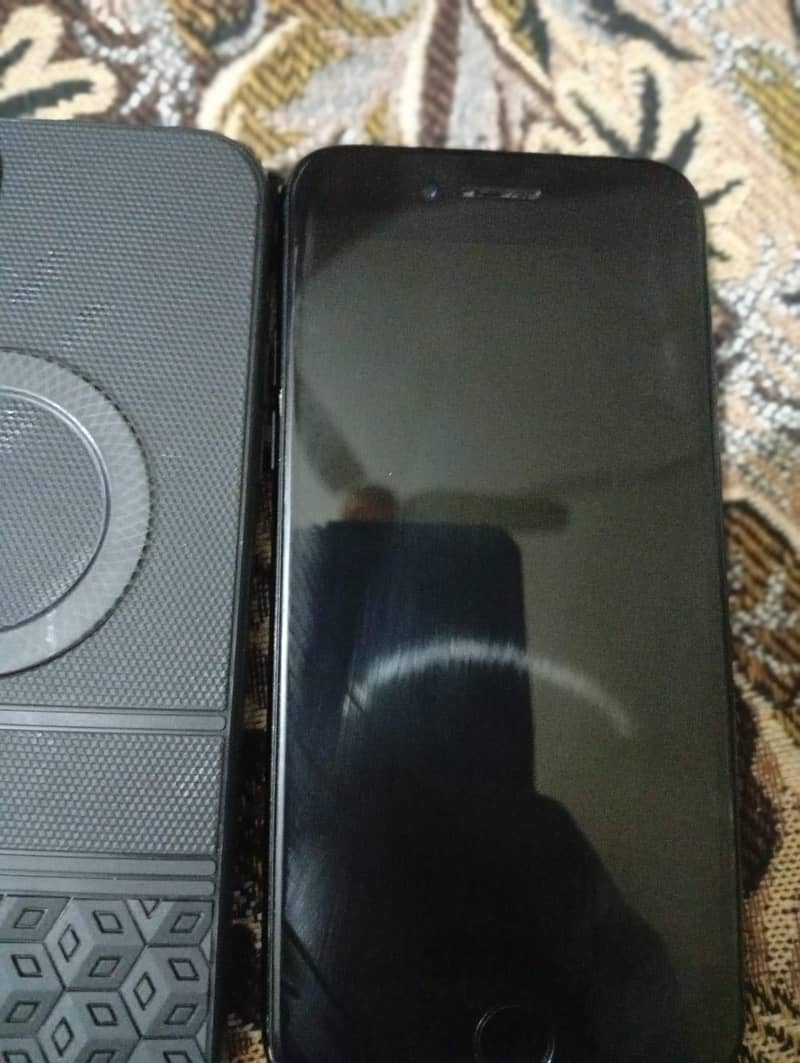 Apple iPhone 7 1