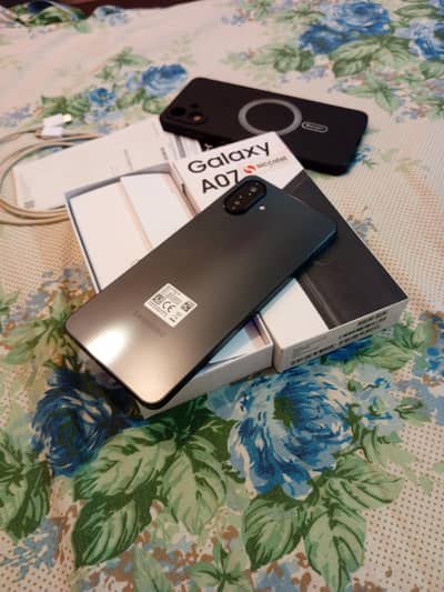 Samsung A07 condition 10/10. All ok 6/128. GB with box and cabl