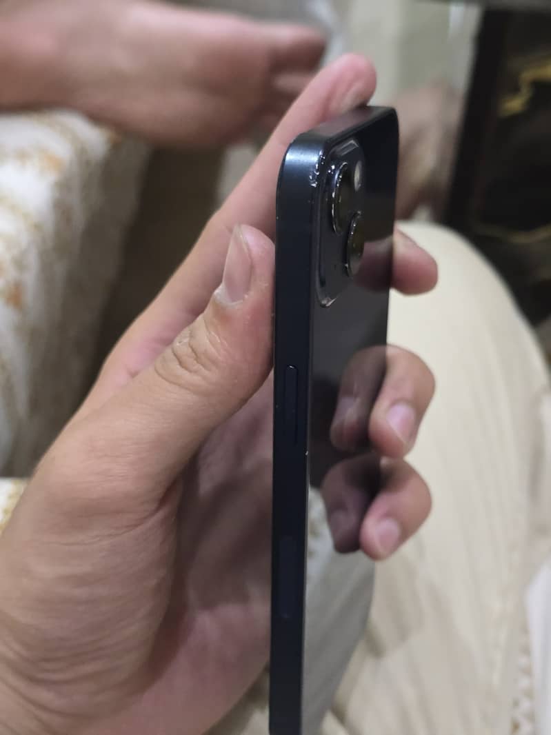 Apple iPhone 13 4