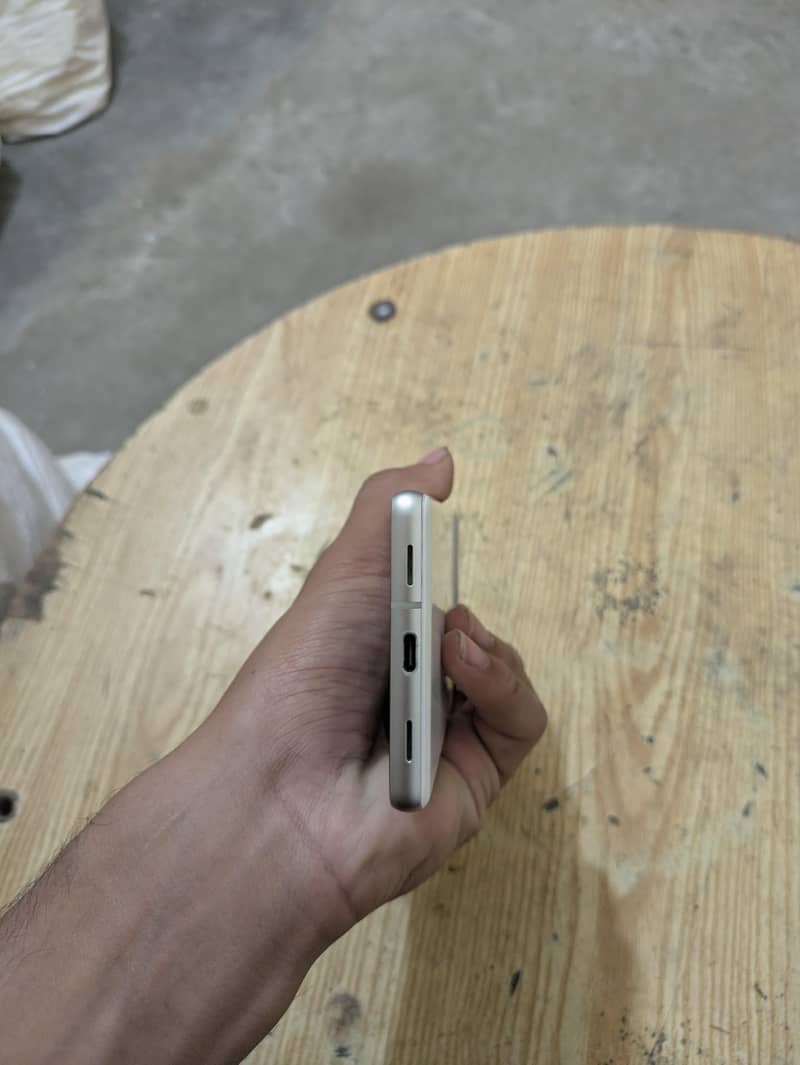 Google Pixel 7a 1