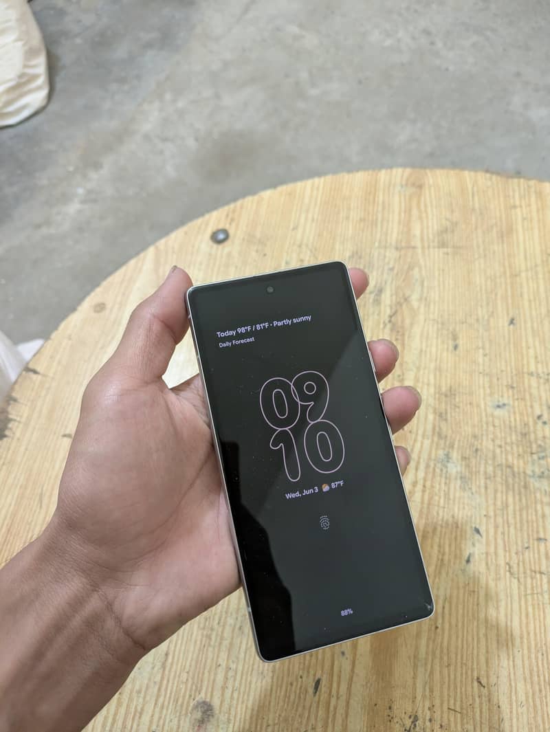 Google Pixel 7a 5