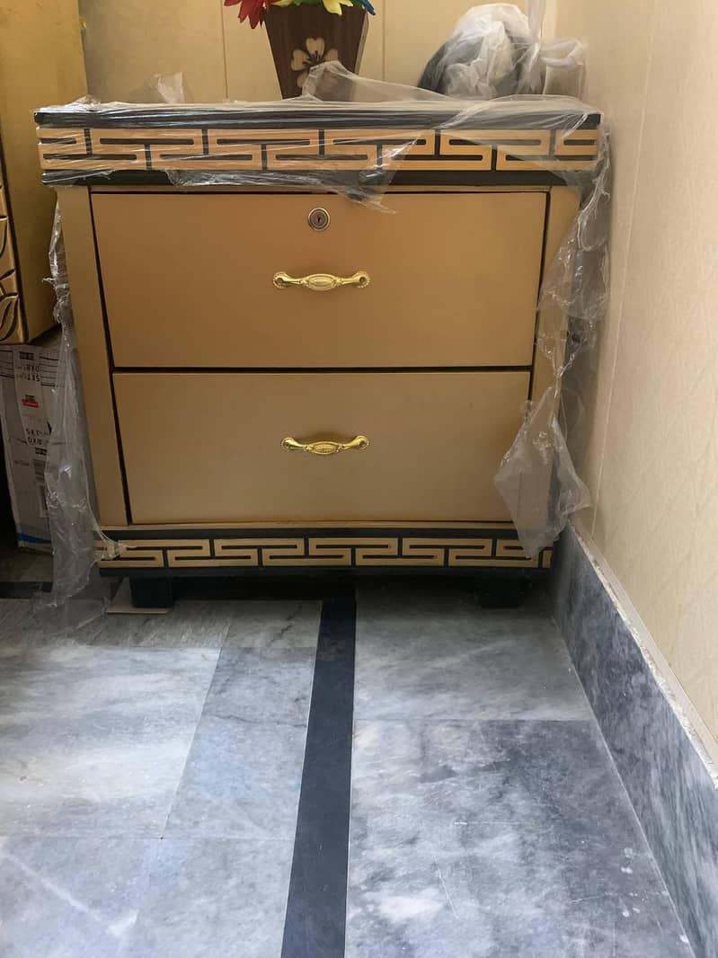 King size bed 2