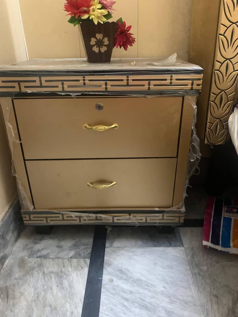 King size bed 3