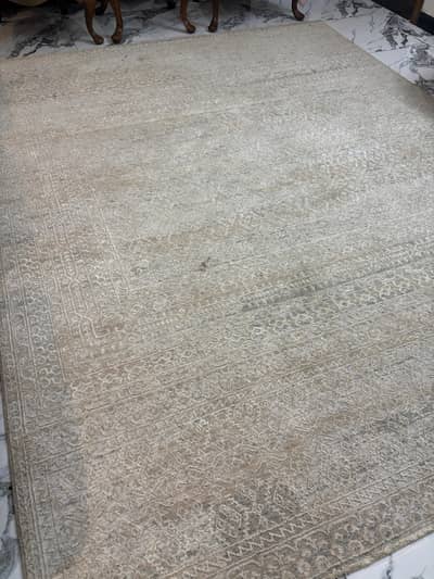 Dark grey cream Carpet