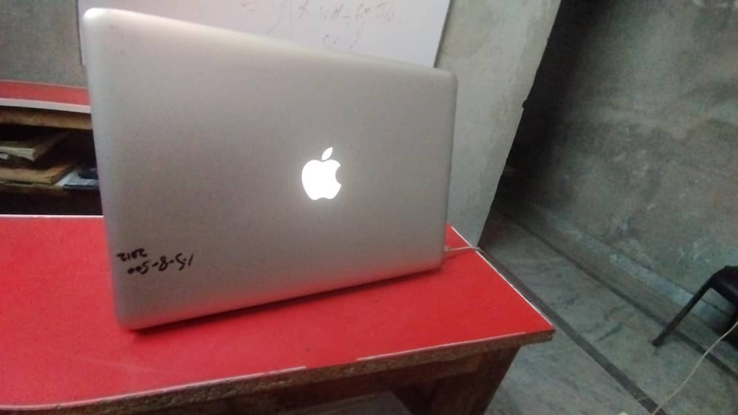 Model Apple 2012 2
