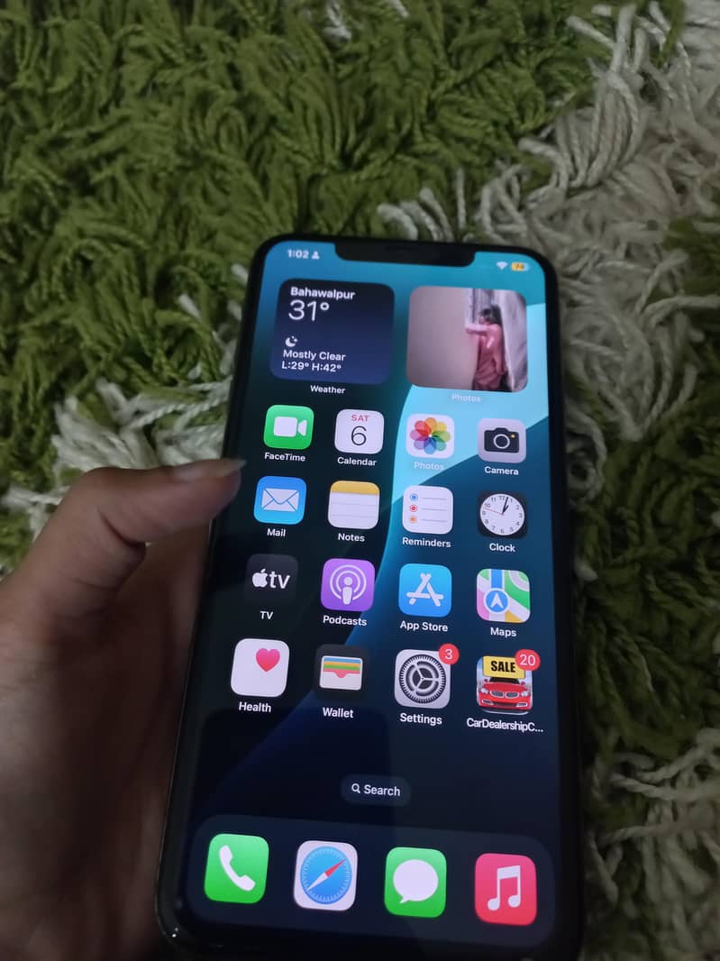Apple iPhone XS Max 3