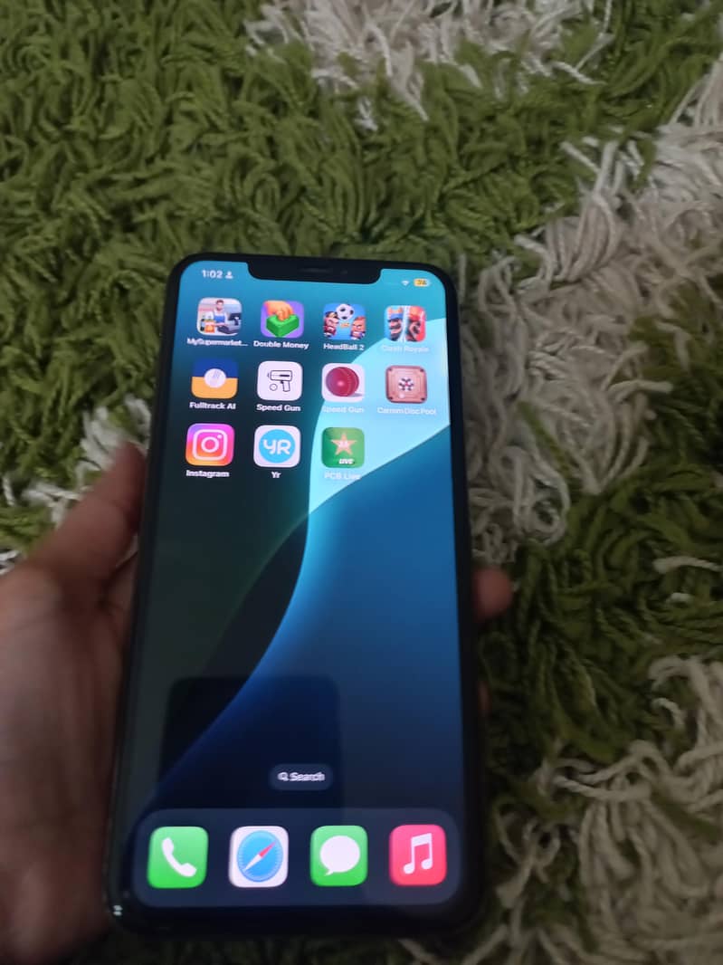 Apple iPhone XS Max 5