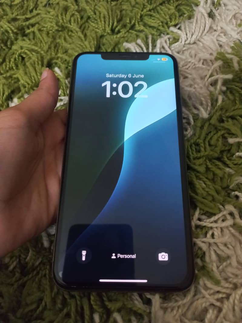 Apple iPhone XS Max 7