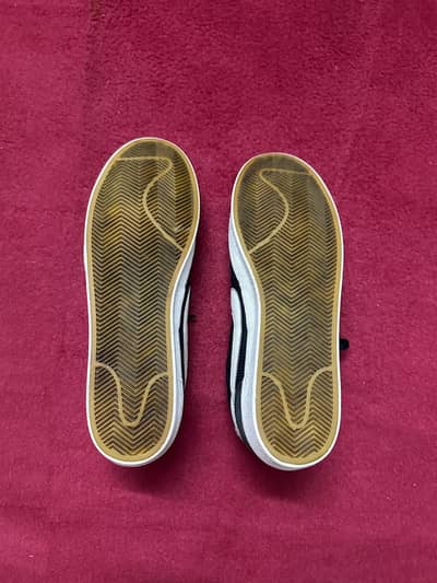 NIKE SHOE