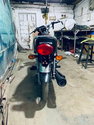 Serious buyers contact karein