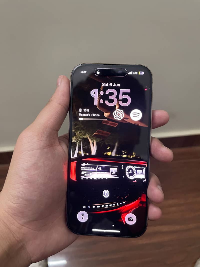 Apple iPhone 16 Pro 2