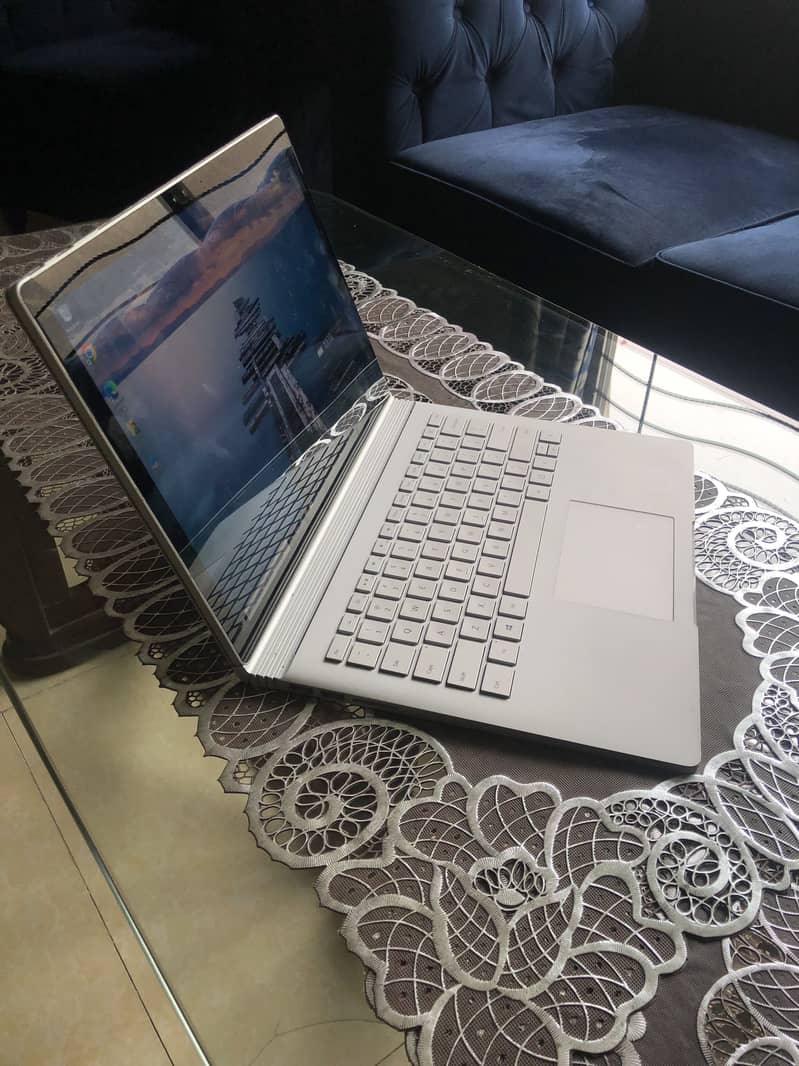 Microsoft Surface Laptop 1