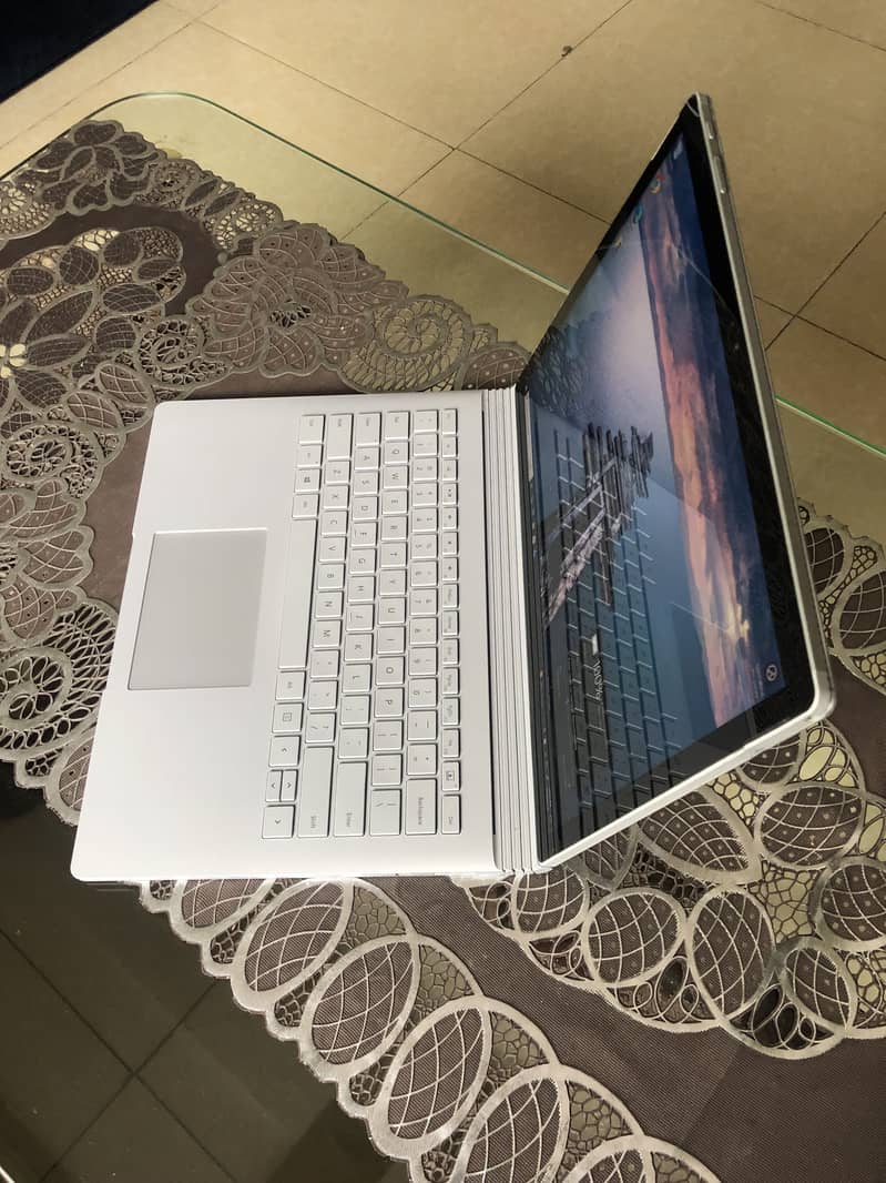 Microsoft Surface Laptop 2