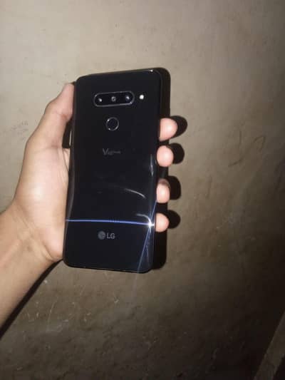 LG V40 ThinQ