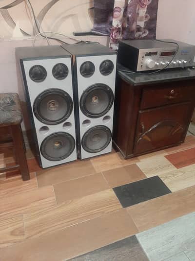 8inch k 4 speaker orignal . yamaha k hain. plus amplofire . 1