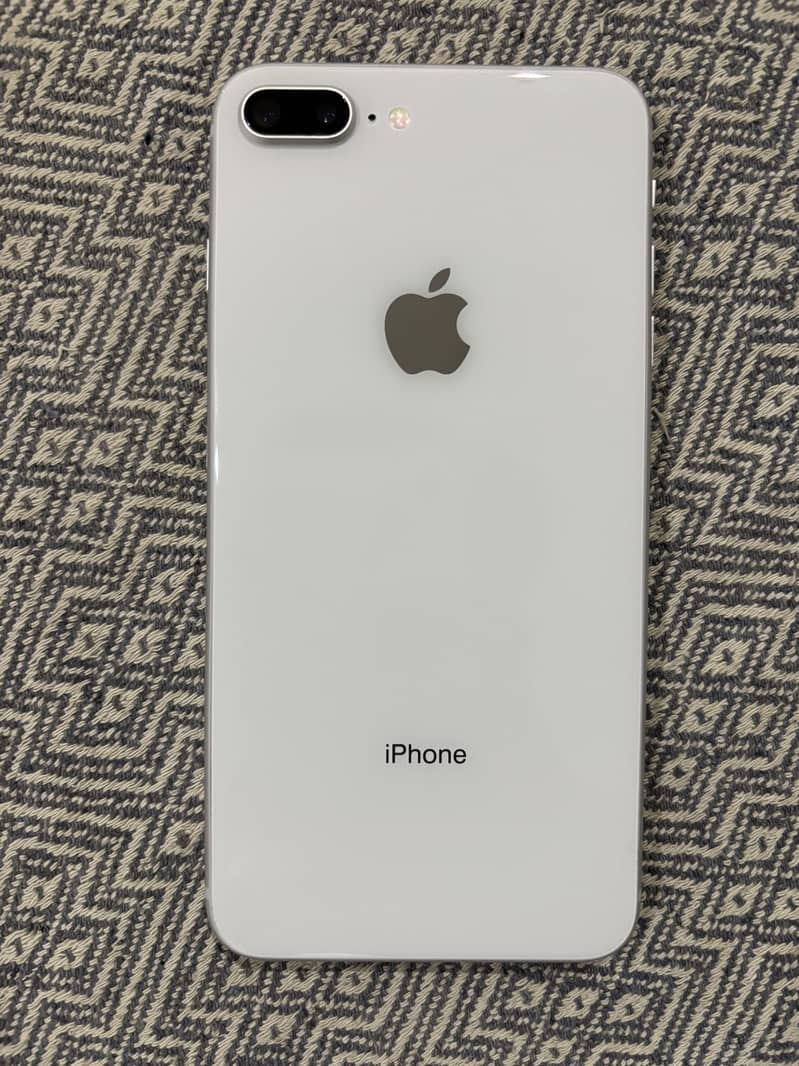 Apple iPhone 8 Plus 4