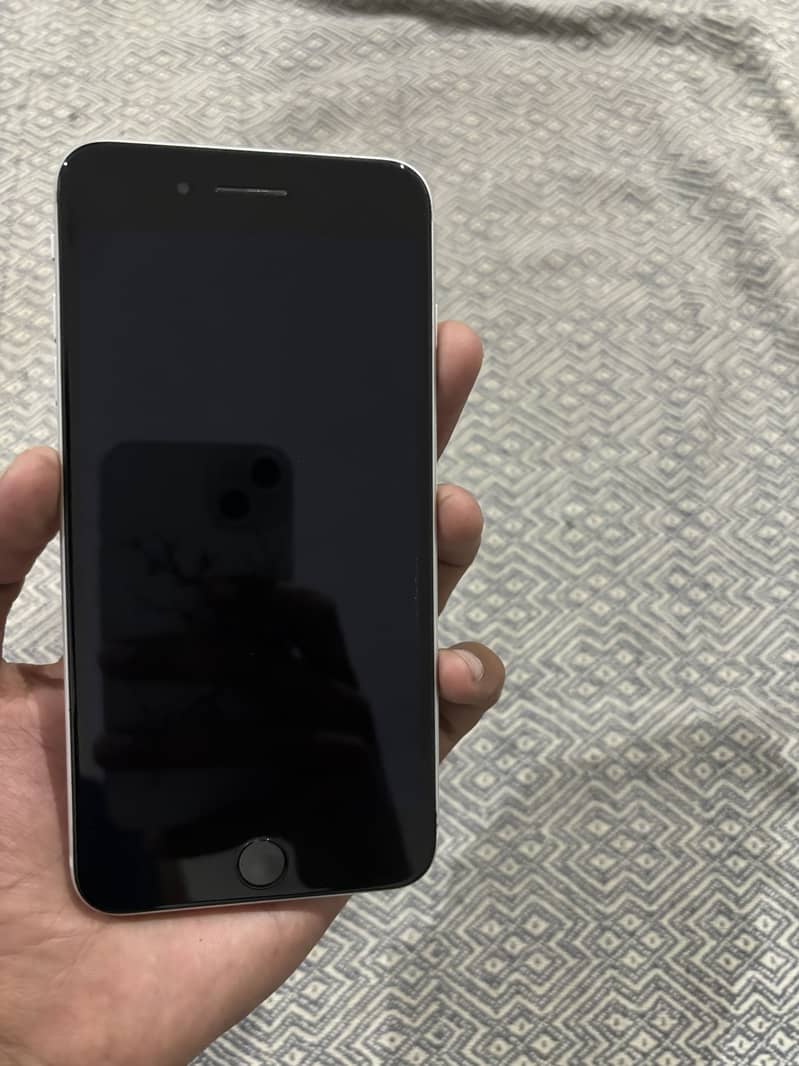 Apple iPhone 8 Plus 6