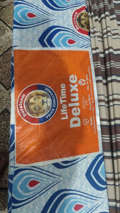 Duraform Lifetime Deluxe Mattress – Excellent Condition